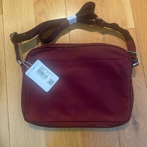 City Adventure Crossbody- Maroon Color